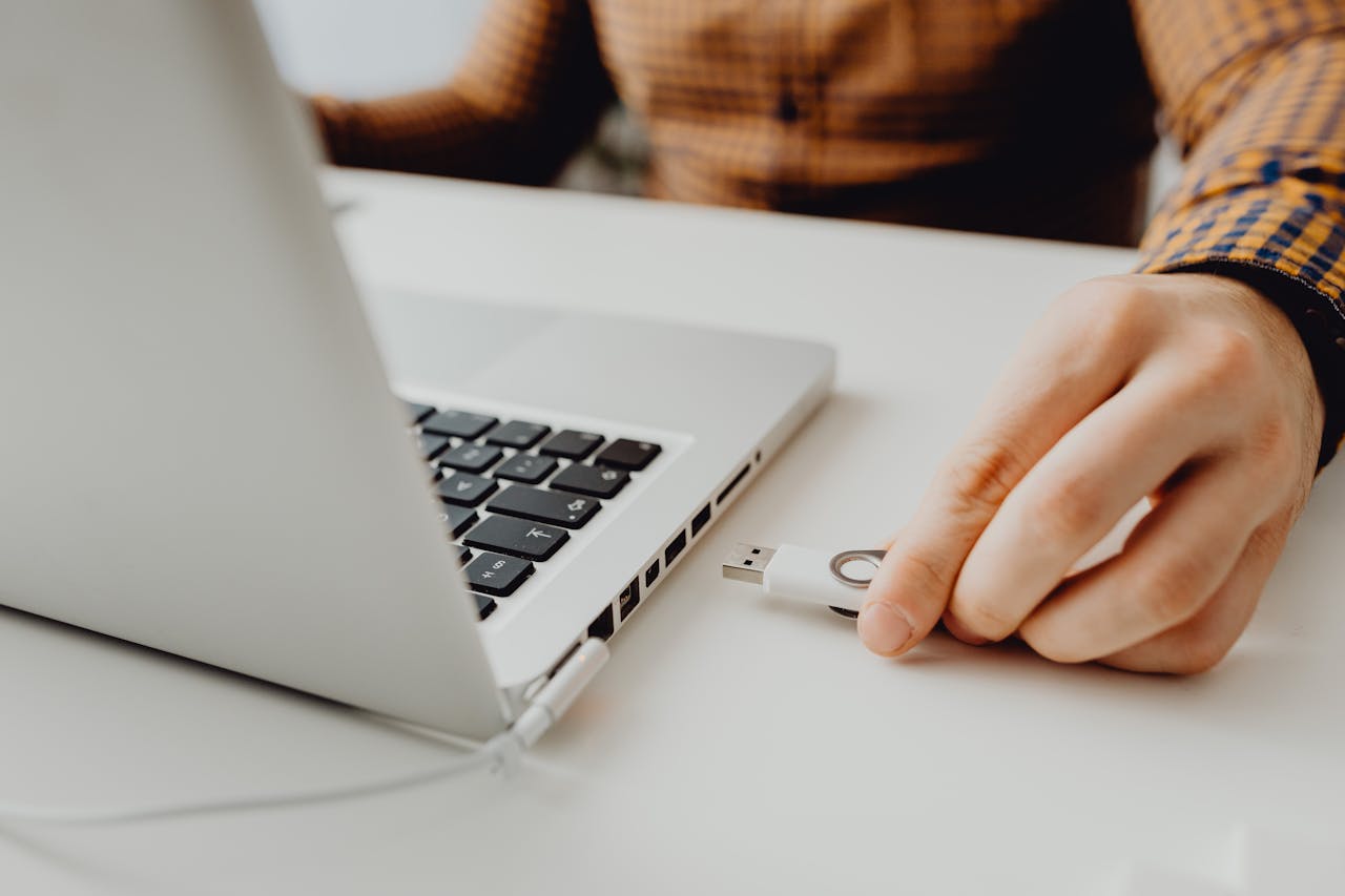 How to create a bootable Windows USB drive